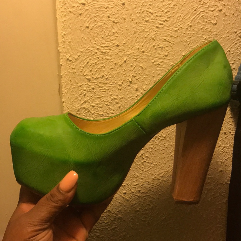 Cute green heels